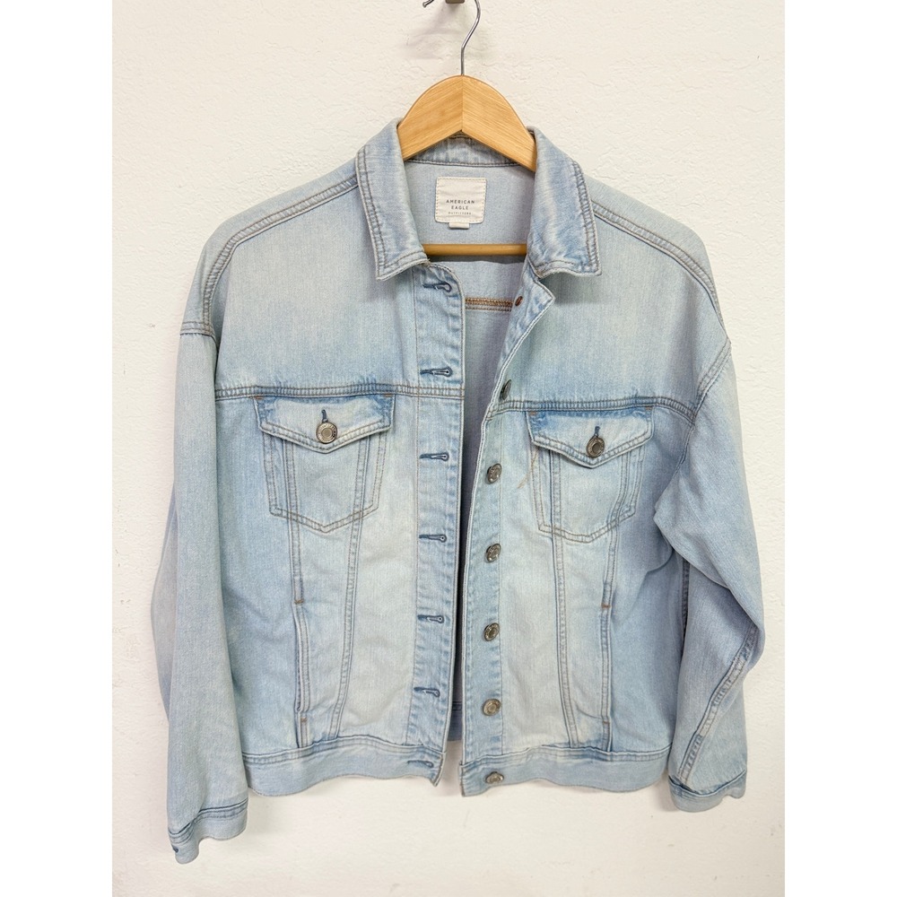 American Eagle Outfitters Light Wash Denim Trucker Jacket Small Blue Oversized